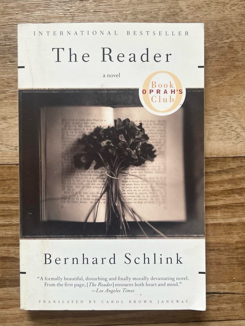 📚 The Reader by Bernhard Schlink paperback